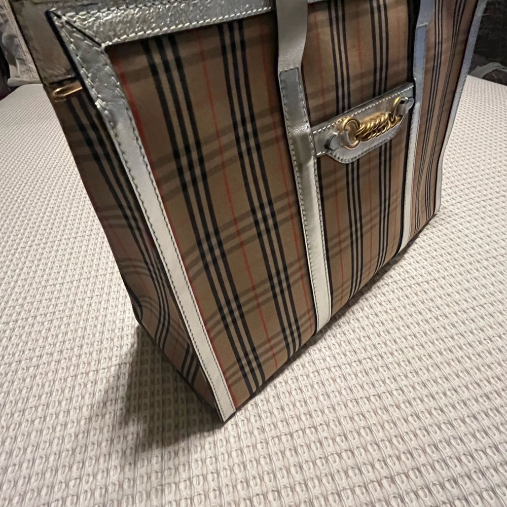 Authentic Burberry Beige Plaid Tote with Silver Trim - Picture 3 of 9